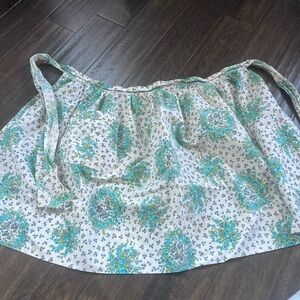 Vintage apron with pocket